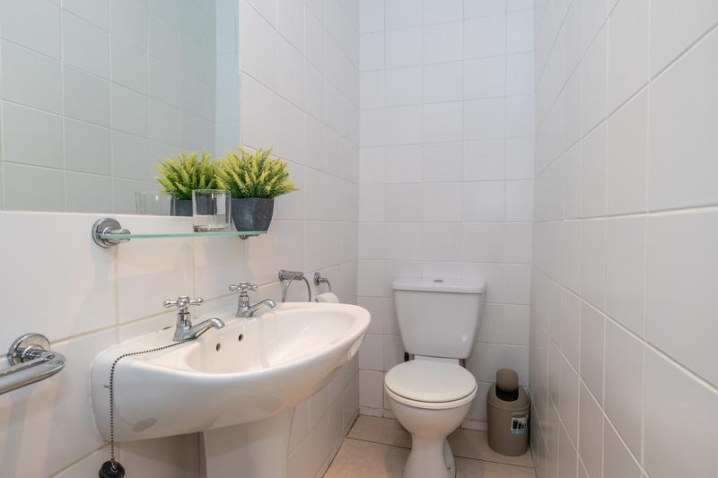 4 Bedroom Property for Sale in Bergvliet Western Cape